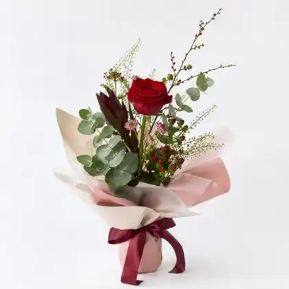 1 red rose bouquet_