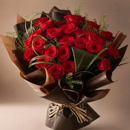 15 red roses bouquet_