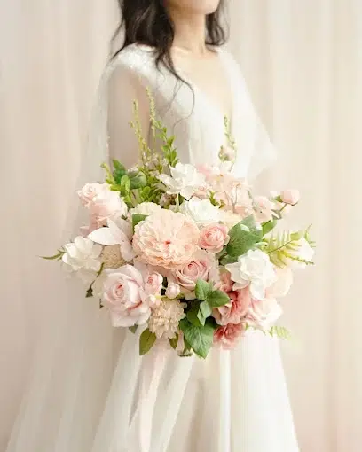 Blog 9 Flower bouquet with girl